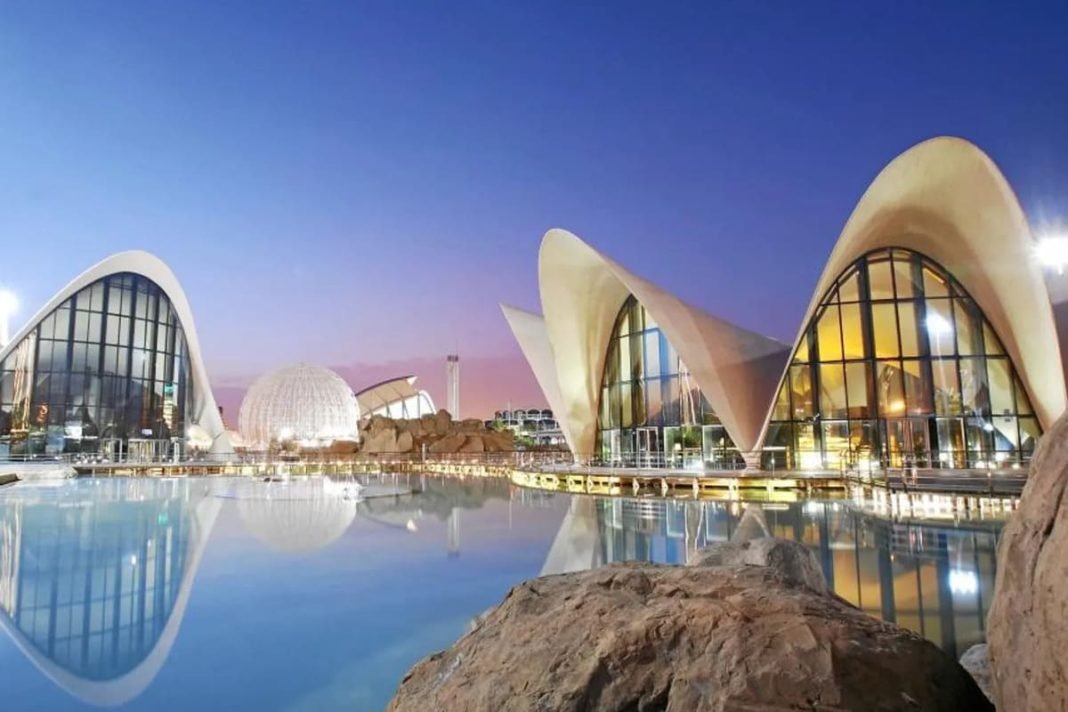 La olvidada Ciudad de las Artes y las Ciencias de Santiago Calatrava en ...