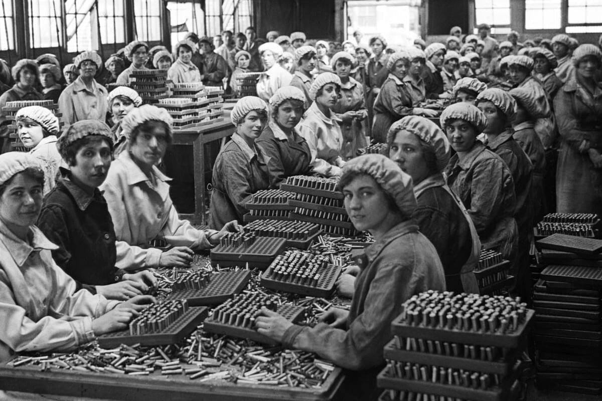 La contribución de las mujeres en la Primera Guerra Mundial • La ...